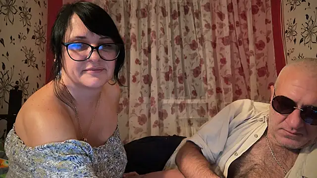 Snapshot of StellarTeam chatting on 12.13.24 StellarTeam online show from 12.13.24