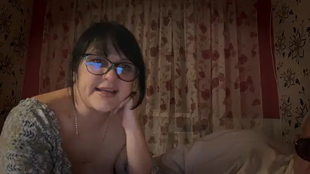 Snapshot of StellarTeam chatting on 11.13.25 StellarTeam online show from 11.13.25