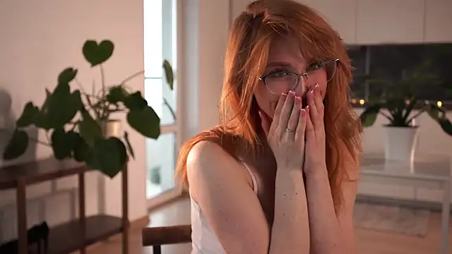 EsmaCrumbley online show from 04.21.26