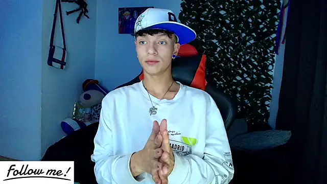 Snapshot of twink_sebas_ chatting on 01.31.25 twink sebas online show from 01.31.25