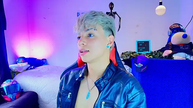 Snapshot of twink_sebas_ chatting on 11.13.25 twink sebas online show from 11.13.25