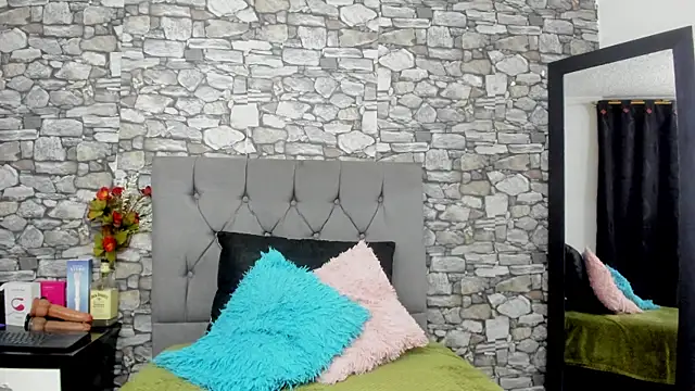 Snapshot of your_angel7 chatting on 10.06.25 your angel7 online show from 10.06.25