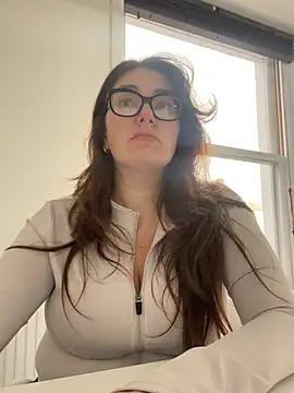 Miss Stassi online show from 01.02.25