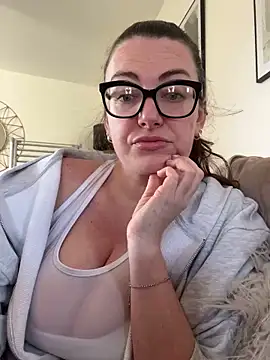 Miss Stassi online show from 03.02.25