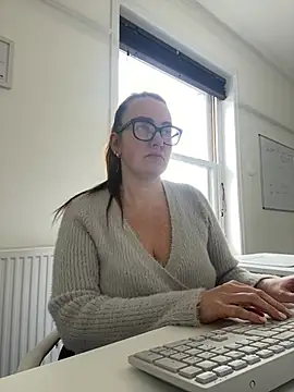 Miss Stassi online show from 03.05.25