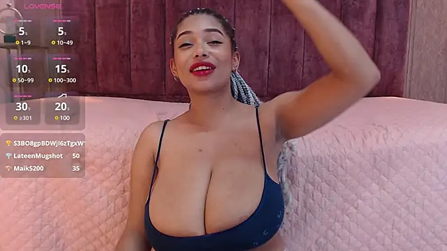 Snapshot of Emy_leon chatting on 01.27.25 Emy leon online show from 01.27.25