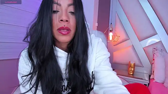 Snapshot of Amber_villalobos_ chatting on 09.25.25 Amber villalobos online show from 09.25.25