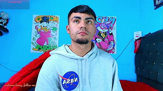 Snapshot of kalivan_voinesscu chatting on 02.25.25 kalivan voinesscu online show from 02.25.25