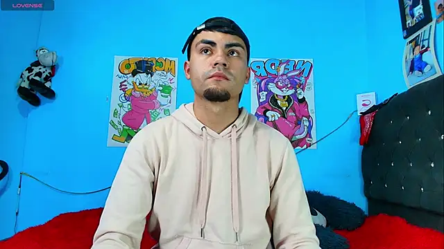 Snapshot of kalivan_voinesscu chatting on 03.13.25 kalivan voinesscu online show from 03.13.25