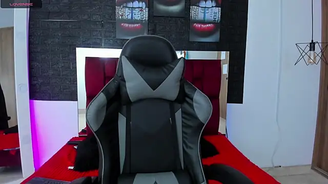 Snapshot of April1_sc chatting on 03.13.25 April1 sc online show from 03.13.25