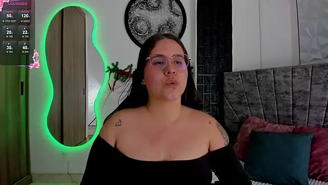 Snapshot of April1_sc chatting on 12.01.25 April1 sc online show from 12.01.25