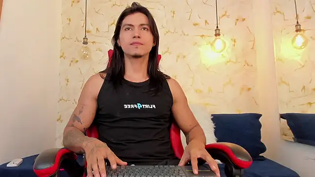 Snapshot of rikkostuff chatting on 09.15.25 rikkostuff online show from 09.15.25