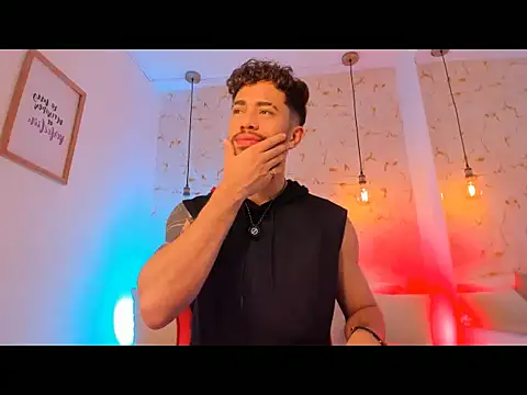 Snapshot of rikkostuff chatting on 10.12.25 rikkostuff online show from 10.12.25