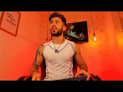 Snapshot of rikkostuff chatting on 10.18.25 rikkostuff online show from 10.18.25