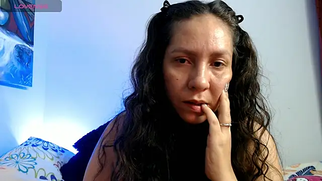 naihroby online show from 10.22.25