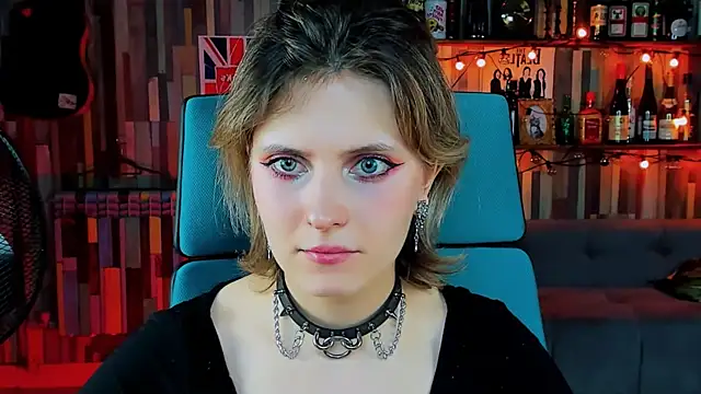 Snapshot of LolaAsmus chatting on 01.11.25 LolaAsmus online show from 01.11.25