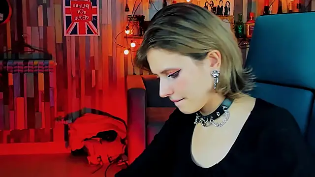 Snapshot of LolaAsmus chatting on 01.14.25 LolaAsmus online show from 01.14.25