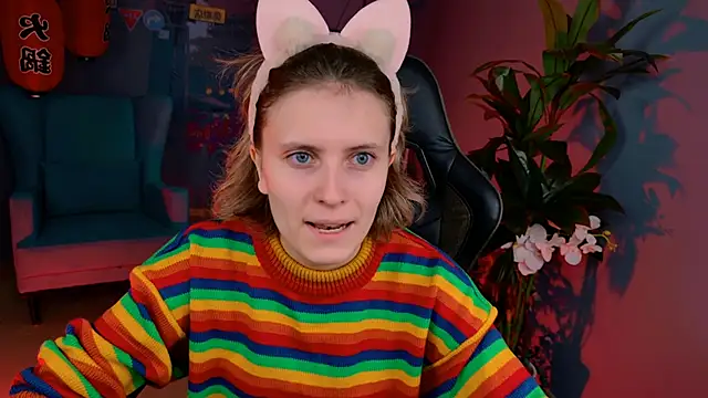 Snapshot of LolaAsmus chatting on 01.15.25 LolaAsmus online show from 01.15.25