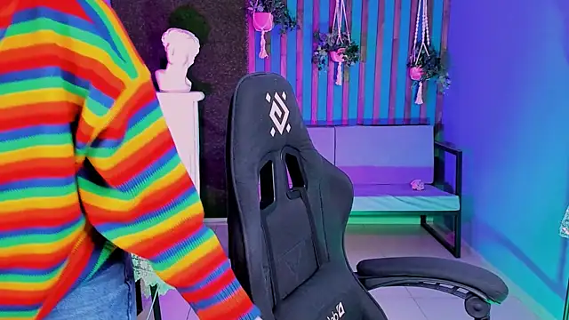 Snapshot of LolaAsmus chatting on 01.18.25 LolaAsmus online show from 01.18.25