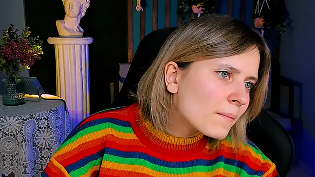 Snapshot of LolaAsmus chatting on 01.21.25 LolaAsmus online show from 01.21.25