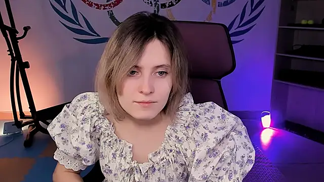 Snapshot of LolaAsmus chatting on 01.22.25 LolaAsmus online show from 01.22.25