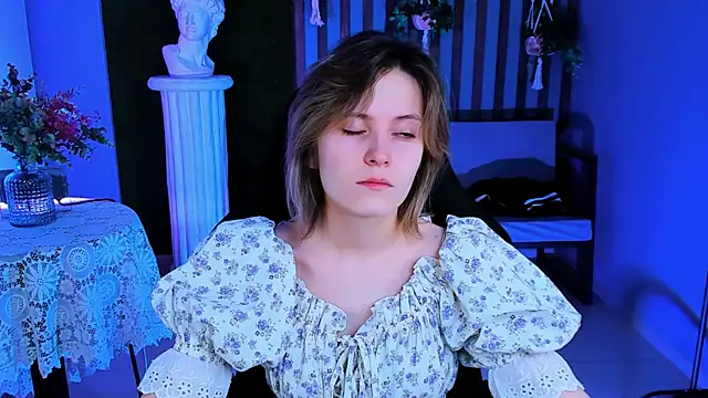 Snapshot of LolaAsmus chatting on 01.23.25 LolaAsmus online show from 01.23.25