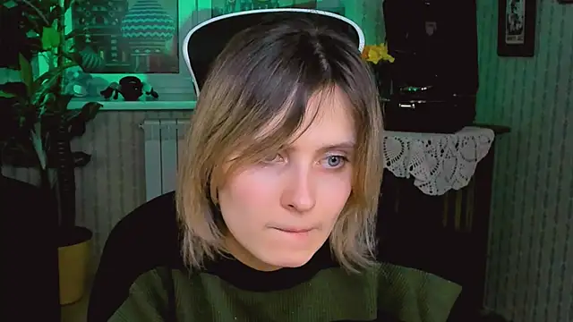 Snapshot of LolaAsmus chatting on 01.24.25 LolaAsmus online show from 01.24.25