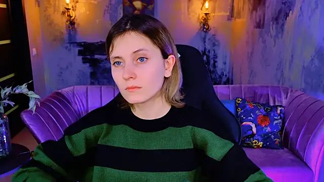 Snapshot of LolaAsmus chatting on 01.29.25 LolaAsmus online show from 01.29.25