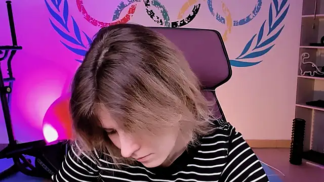 Snapshot of LolaAsmus chatting on 02.01.25 LolaAsmus online show from 02.01.25