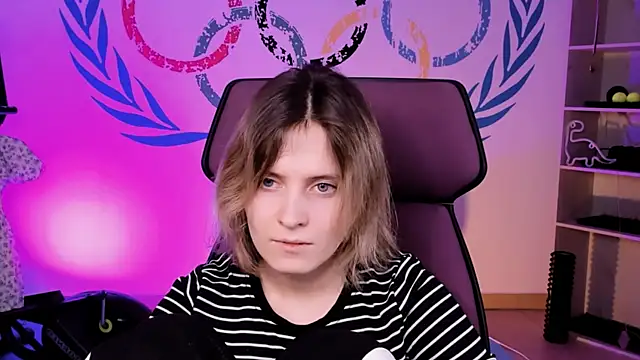 Snapshot of LolaAsmus chatting on 02.01.25 LolaAsmus online show from 02.01.25