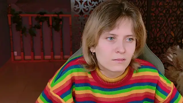 Snapshot of LolaAsmus chatting on 02.08.25 LolaAsmus online show from 02.08.25