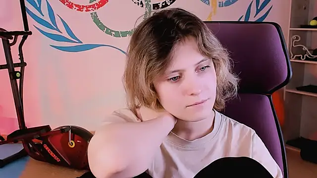 Snapshot of LolaAsmus chatting on 02.13.25 LolaAsmus online show from 02.13.25