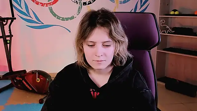 Snapshot of LolaAsmus chatting on 02.13.25 LolaAsmus online show from 02.13.25