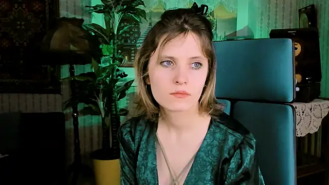 Snapshot of LolaAsmus chatting on 02.19.25 LolaAsmus online show from 02.19.25