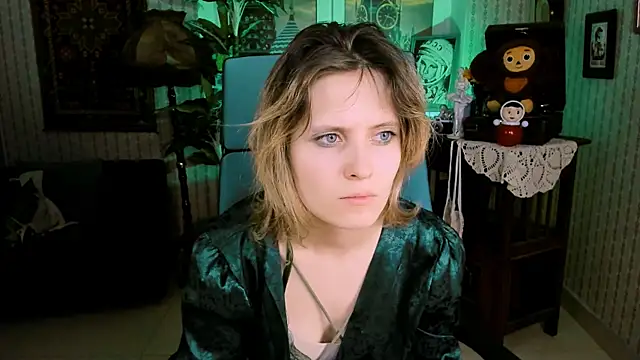 Snapshot of LolaAsmus chatting on 02.19.25 LolaAsmus online show from 02.19.25