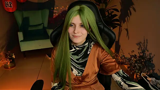 Snapshot of LolaAsmus chatting on 02.22.25 LolaAsmus online show from 02.22.25