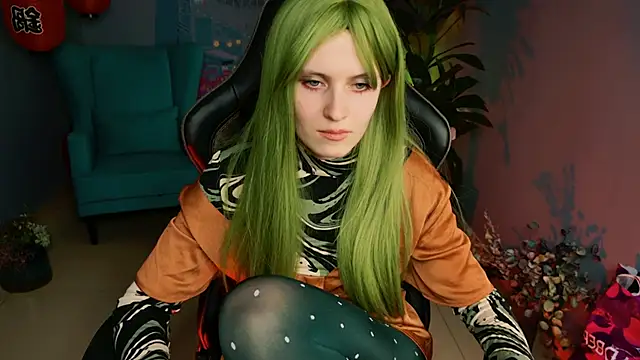 Snapshot of LolaAsmus chatting on 02.22.25 LolaAsmus online show from 02.22.25