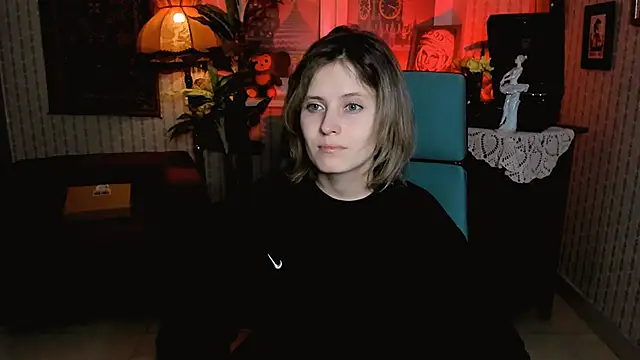 Snapshot of LolaAsmus chatting on 02.26.25 LolaAsmus online show from 02.26.25