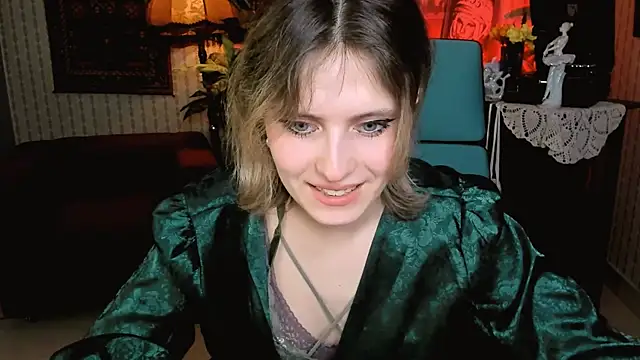 Snapshot of LolaAsmus chatting on 02.26.25 LolaAsmus online show from 02.26.25