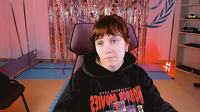 Snapshot of LolaAsmus chatting on 03.04.25 LolaAsmus online show from 03.04.25