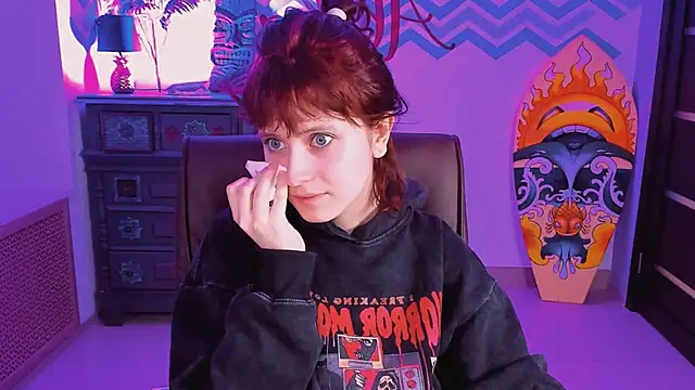 Snapshot of LolaAsmus chatting on 03.05.25 LolaAsmus online show from 03.05.25