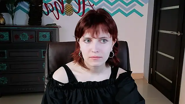 Snapshot of LolaAsmus chatting on 03.11.25 LolaAsmus online show from 03.11.25