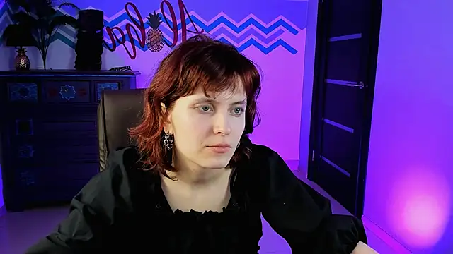 Snapshot of LolaAsmus chatting on 03.11.25 LolaAsmus online show from 03.11.25