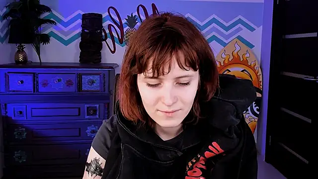 Snapshot of LolaAsmus chatting on 03.15.25 LolaAsmus online show from 03.15.25