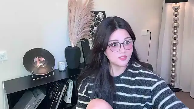 Strawberrybabyy1 online show from 03.01.25