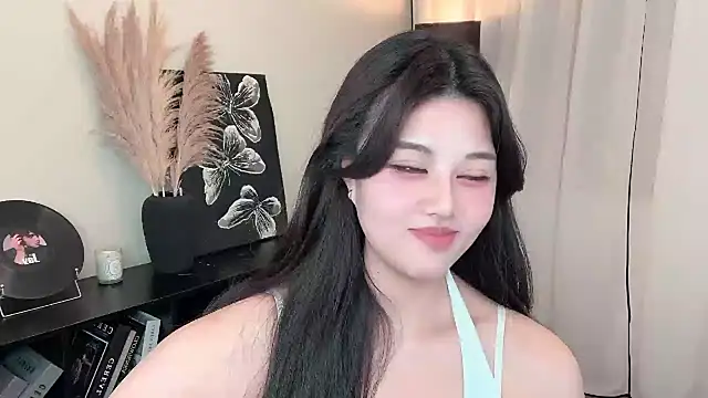 Strawberrybabyy1 online show from 03.02.25