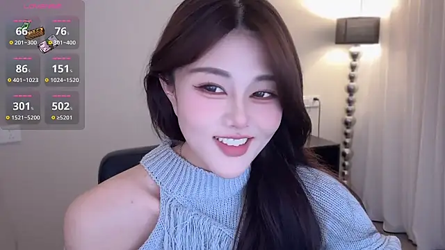 Strawberrybabyy1 online show from 11.18.25