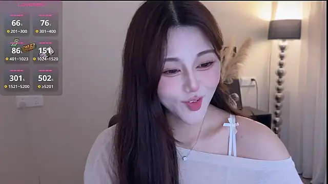 Strawberrybabyy1 online show from 12.18.25