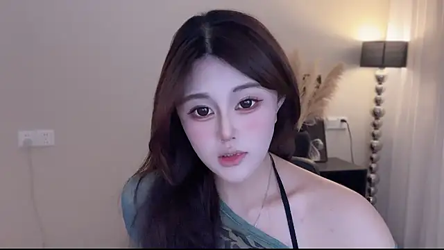 Strawberrybabyy1 online show from 01.12.26