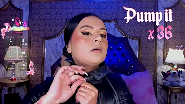 Snapshot of SoffiQueen chatting on 02.17.26 SoffiQueen online show from 02.17.26